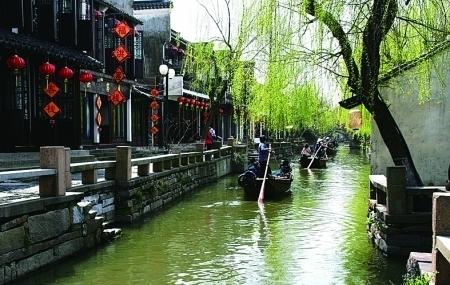重庆多地积极应对降温降雪天气,当地部门全力应对